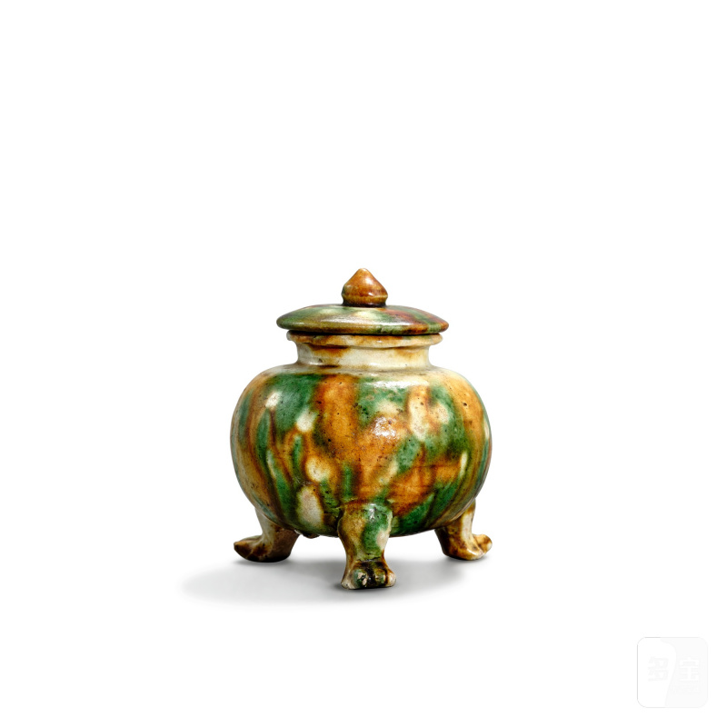 A small sancai-glazed tripod incense burner and cover, Tang dynasty | 唐 三彩三足蓋爐